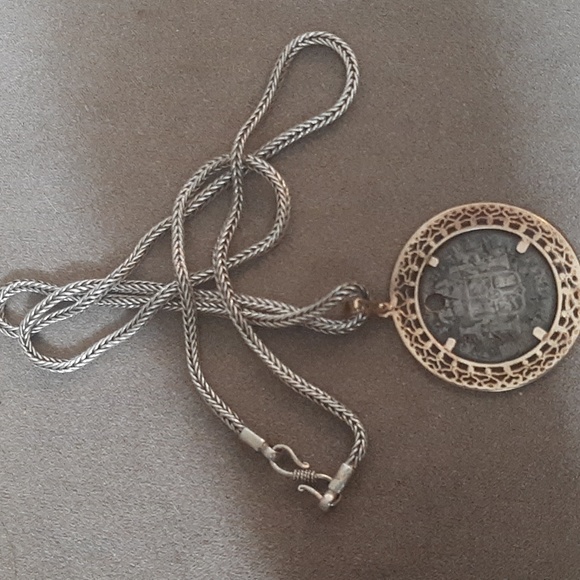 Spanish 1780s coin, 10kt framed on sterling chain - Picture 3 of 3